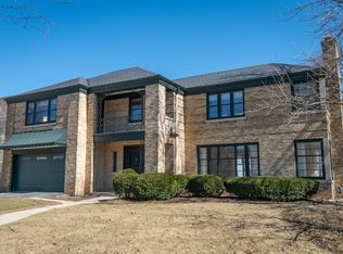 5626 N Shore Dr, Whitefish Bay, WI 53217