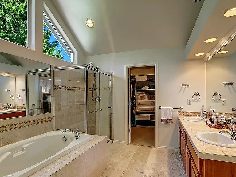 13028 NE 70th Dr — Photo 13