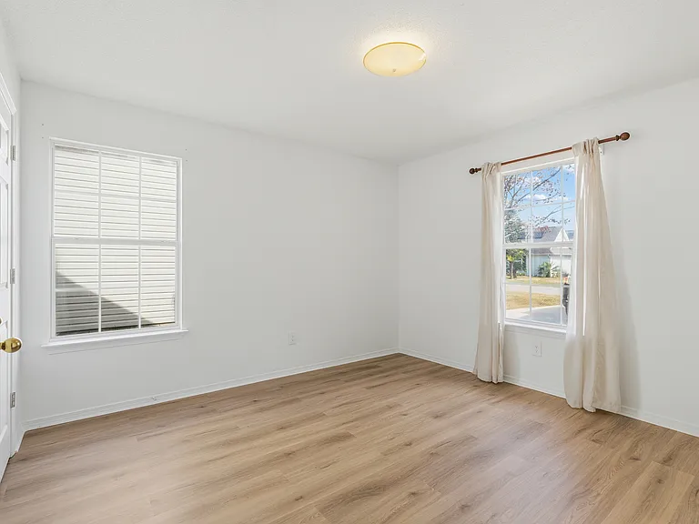 147 Mirabelle Cir — Photo 14