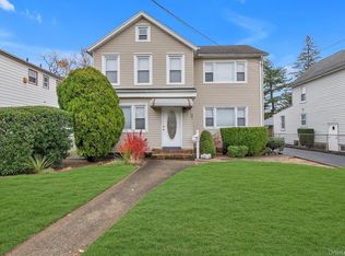 32 5th St APT 2, Valley Stream, NY 11581