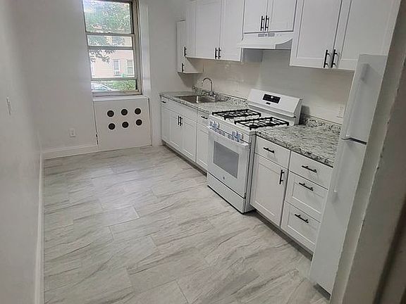 4th image of 149 Central Ave #1