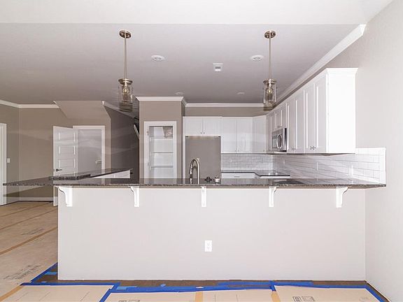 4th image of 1511 Park St