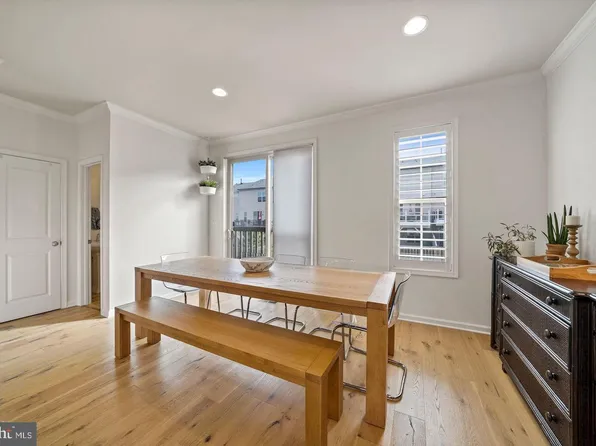 6755 Pinchot Ln, Haymarket, VA 20169