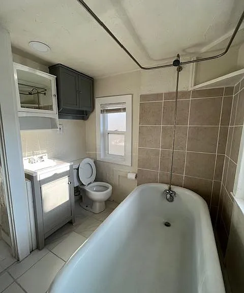 Bathroom photo 1