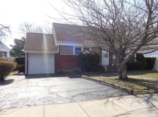 1684 Little Neck Ave, North Bellmore, NY 11710