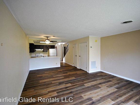 3rd image of 12 Lakeshore Ter