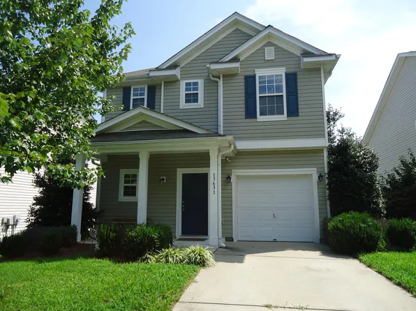13631 Riding Hill Ave, Charlotte, NC 28213