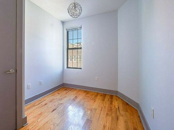 5th image of 292 Bedford Ave APT 3A
