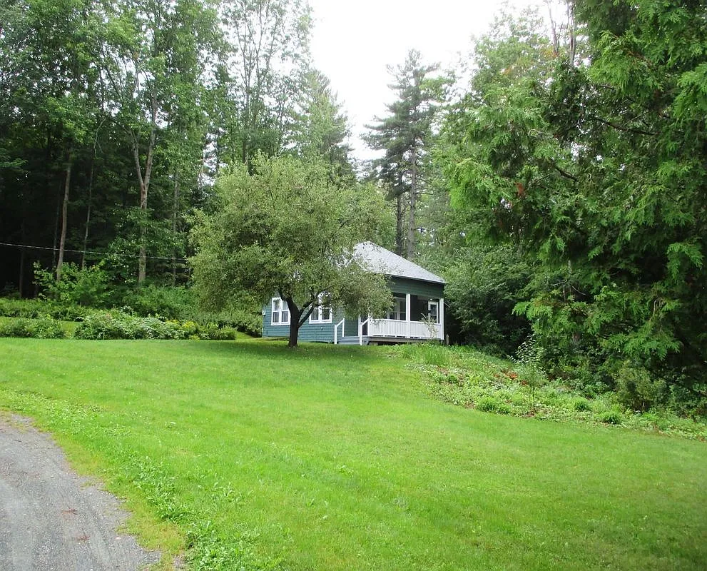 Photo 1 of 15 - 38 Berkley St #B - Bethlehem, NH Primary Photo - 38 Berkley St #B
