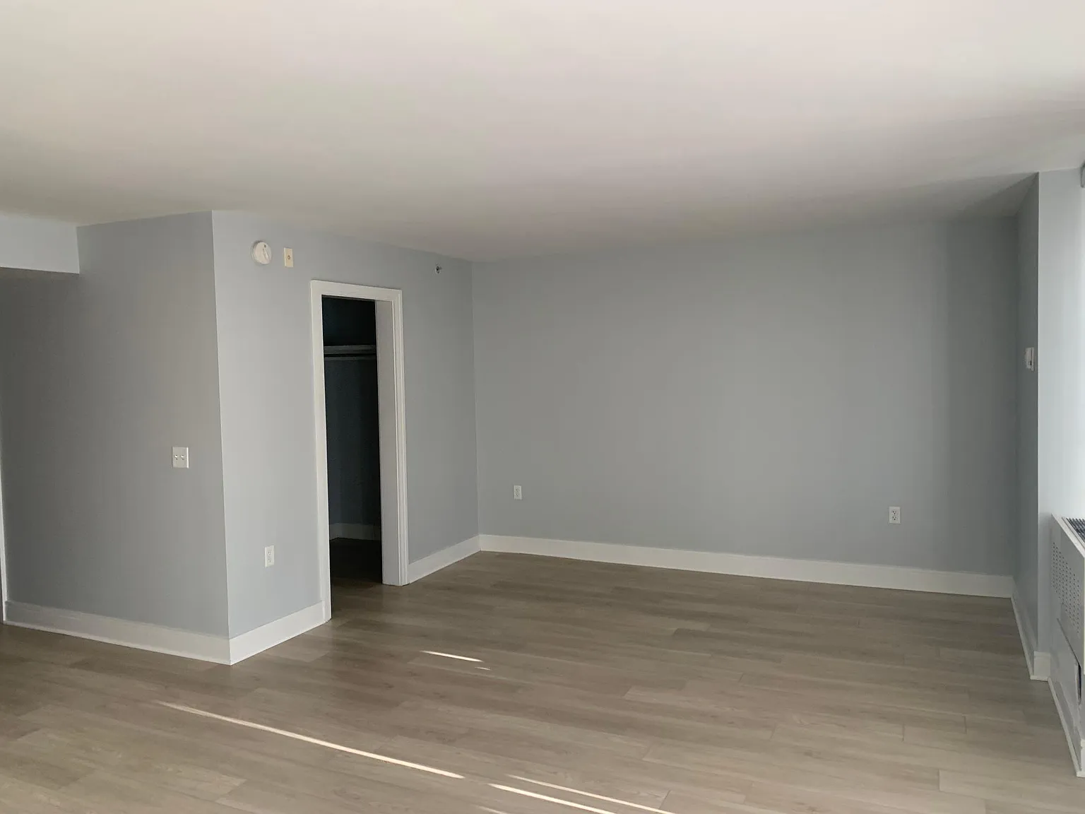 Studio, 570 sqft, $1,700 — Photo 3