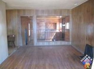18251 Saticoy St, Reseda, CA 91335