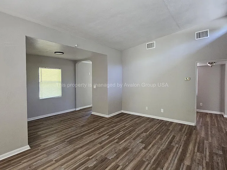 5474 N River Rd — Photo 5