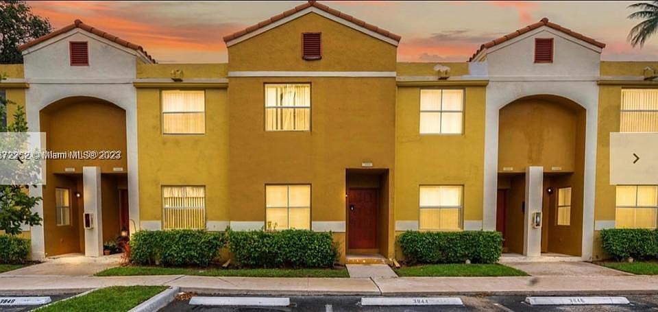 1st image of 4016 NW 90th Ave #4016
