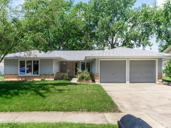 129 Mayfield Dr, Bolingbrook, IL 60440