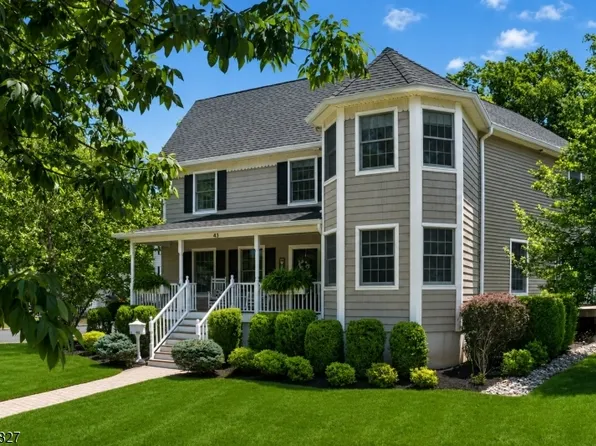 43 Chestnut St, Livingston Twp., NJ 07039