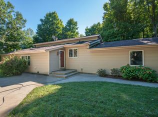 2284 Grange Rd, Buchanan, MI 49107