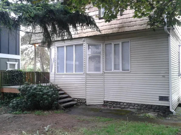 718 1/2 27th Ave, Seattle, WA 98122