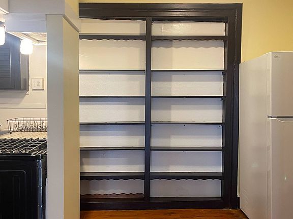 5th image of 2519 Greenwich St #2