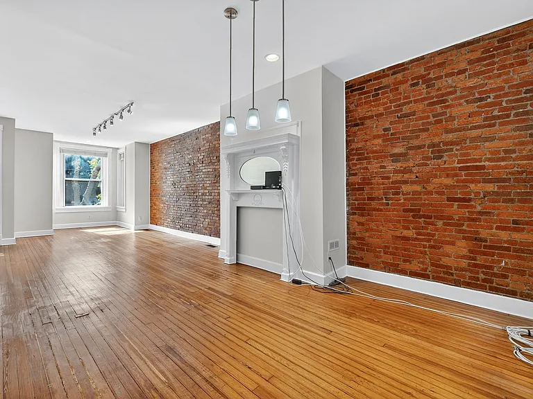 1427 Monroe St NW — Photo 5