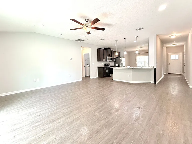 6822 McMullin St — Photo 14