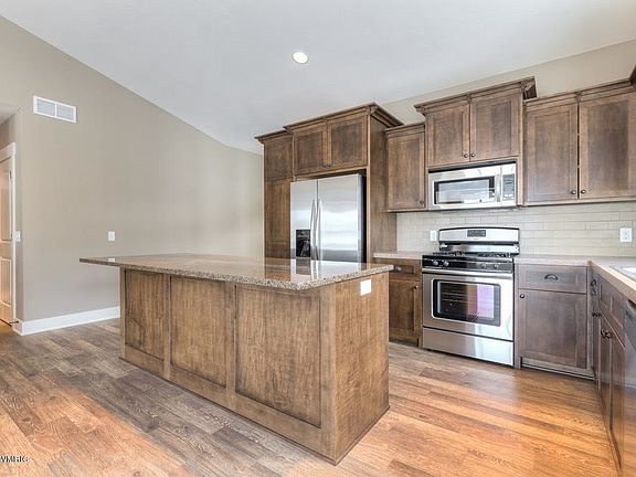 3rd image of 4173 Cottage Trl