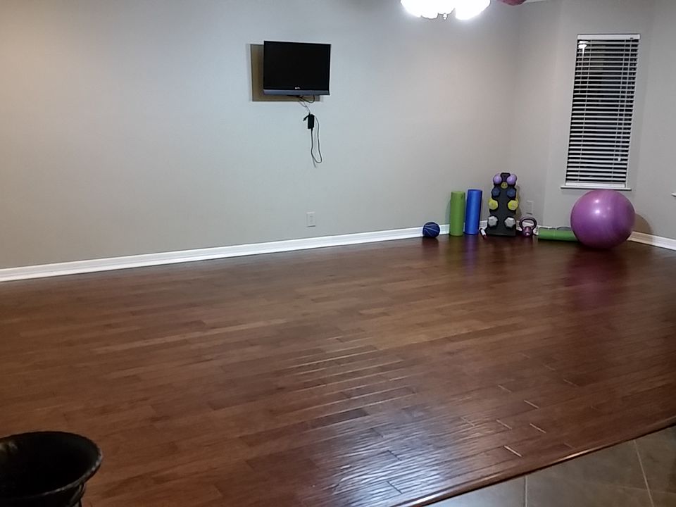 1st image of 2319 Newoak Park