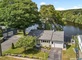 8 Cove View Drive, Waterford, CT 06375