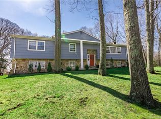72 Primrose Dr, Trumbull, CT 06611