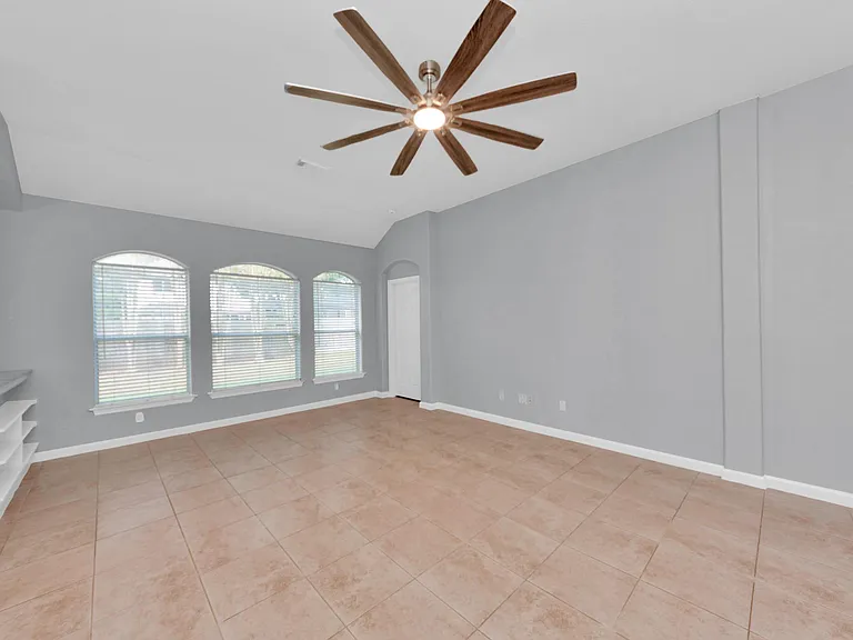 1819 Misty Falls Ln — Photo 7