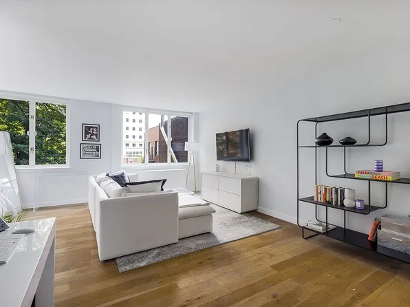 225 Rector Pl APT 4B, New York, NY 10280