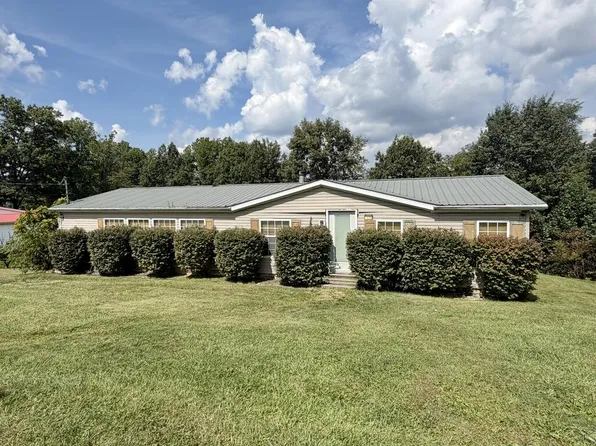 110 Jefferson St, Crab Orchard, WV 25827