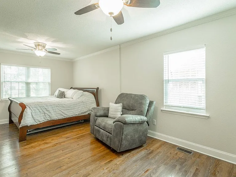 4800 Maryland Dr — Photo 14