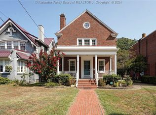 130 5th Ave, Montgomery, WV 25136