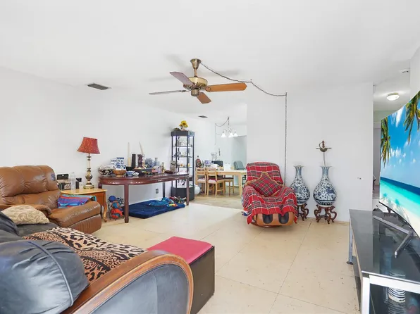 6261 SW 8th Street, North Lauderdale, FL 33068
