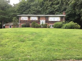 9 Milford Ct, Spring Valley, NY 10977