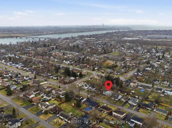 313 Bowen Rd, Fort Erie, ON L2A 2Z1