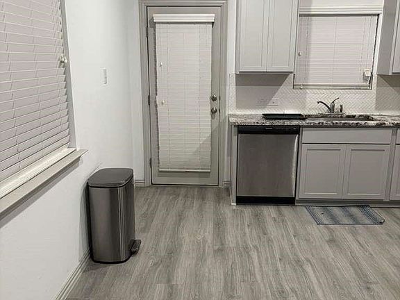 2nd image of 1125 Rusk Way
