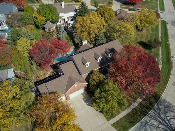 14031 Willow Dr, Clive, IA 50325