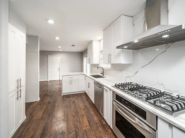 1907 Ashford Hollow Ln — Photo 15