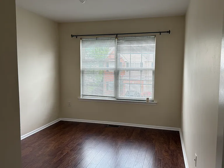 808 Margaret Ct — Photo 16