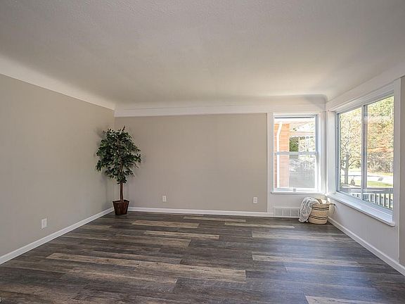 4th image of 4101 Orchard Park Dr