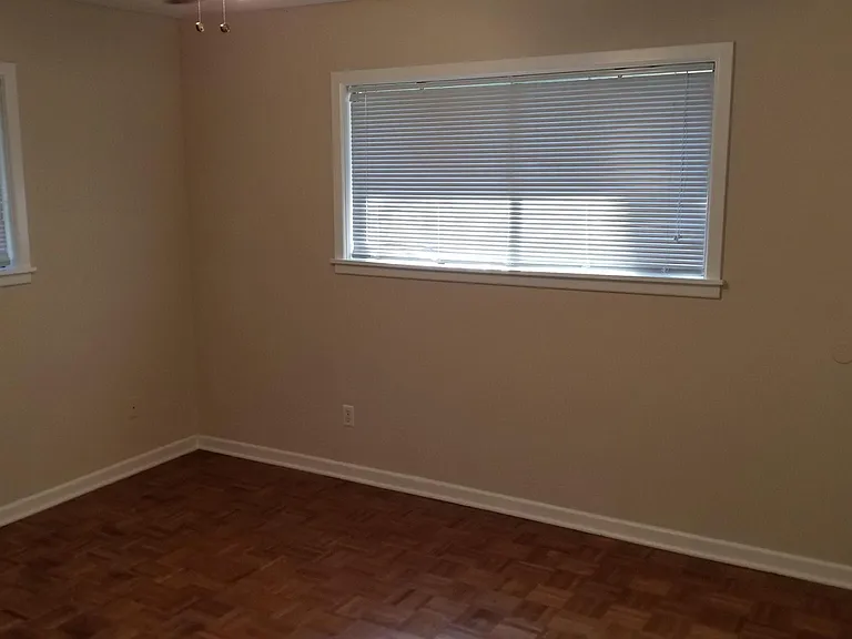 908 Cherryhill St — Photo 10
