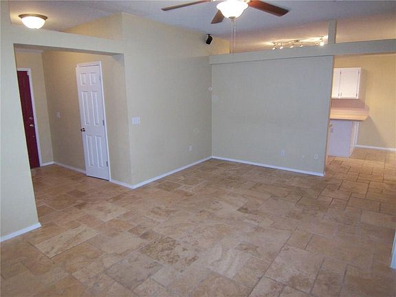 4th image of 1121 Kenwood Dr