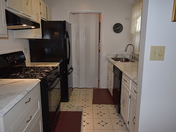 5th image of 181 Central Ave #181