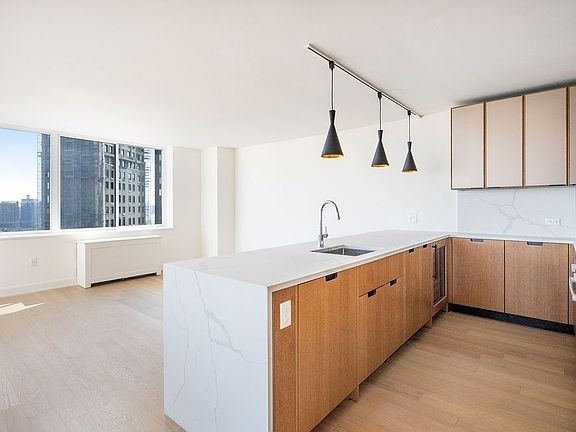 5th image of 420 E 54th St APT 2808