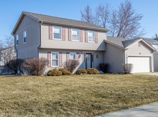 761 N Brookdale Dr, Schaumburg, IL 60194