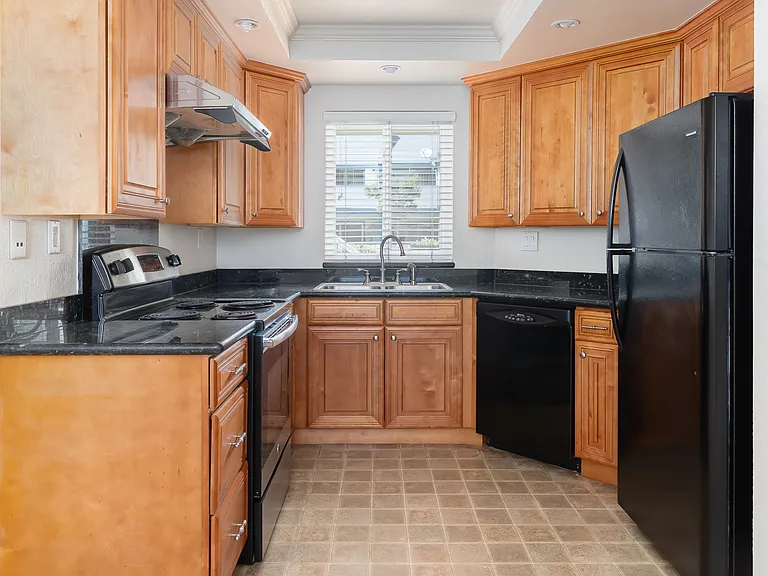 208 Sequim Cmn — Photo 10