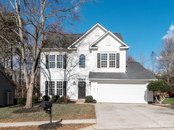 13403 Edgetree Dr, Pineville, NC 28134