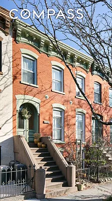 Sold by Compass | media 25