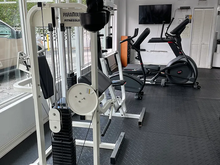 1881 Washington Ave #5G — Photo 11